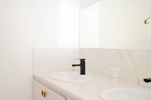 Léonore ROUX - Roux